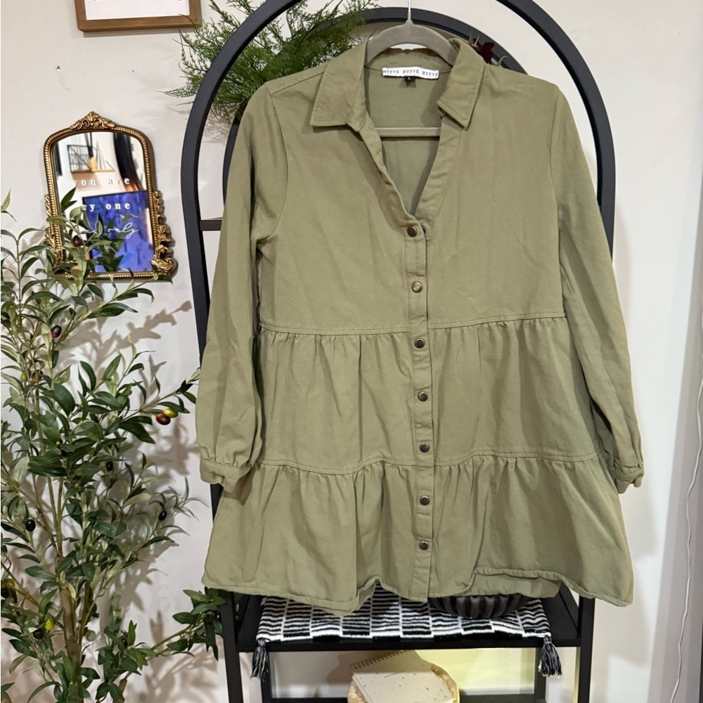 HYFVE Green Button Down Tiered Tunic thick like a jacket size large